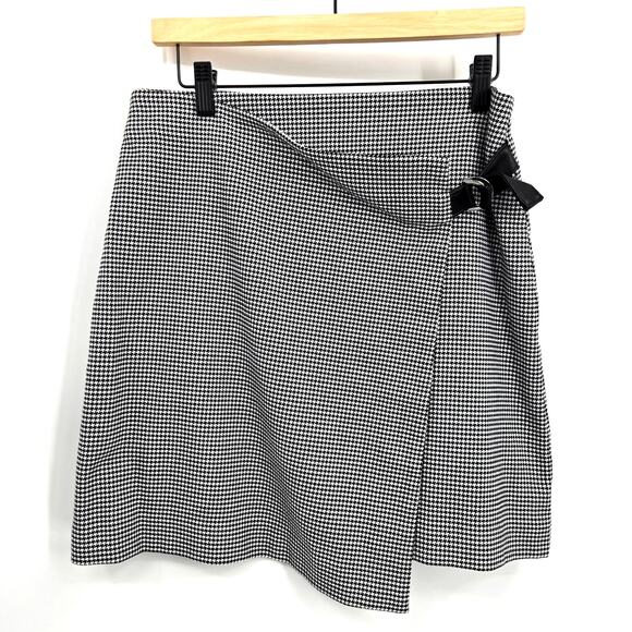 Ann Taylor Dresses & Skirts - Ann Taylor 4 Mini Skirt Houndstooth Black White Wrap Leather Buckle Aline Flare